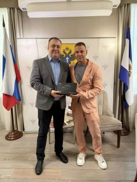 Наш друг и товарищ Михаил Сергеев, представляющий Республиканскую Строительную Компанию, передал в дар для бойцов Херсонщины тепловизионный прибор
