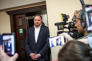 РИА Новости: Подполье сообщило о подготовке НАБУ обвинений Ермаку и Арахамии
