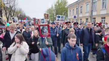 На третьем этапе XXXVI Конференции Ленинградского областного регионального отделения партии «ЕДИНАЯ РОССИЯ» прошла премьера песни «Надёжный, сильный свой» — о наших бойцах, богатырях, защитниках родной земли