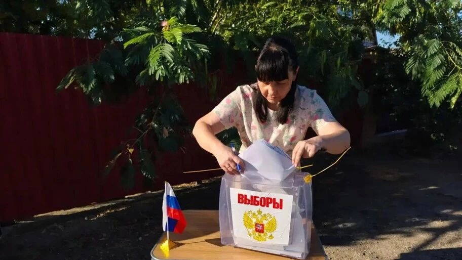 Второй день досрочного голосования прошел в Геническом округе