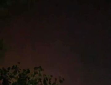Днепродзержинск (Каменское) продолжает полыхать после ракетного удара
