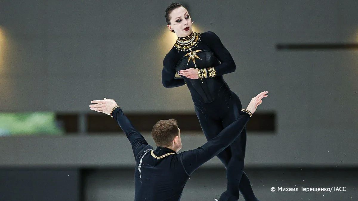 Российские фигуристы Александра Бойкова и Дмитрий Козловский выиграли международный турнир в Японии в соревновании спортивных пар