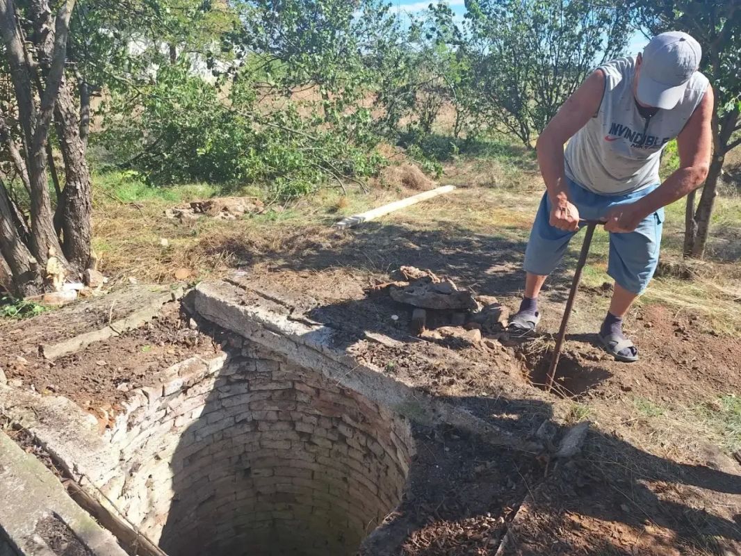 В селе Новосеменовка дали вторую жизнь давно заброшенному колодцу!