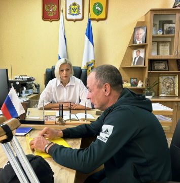 Провела приём граждан. В ходе приёма жители обратились с вопросами, требующие разъяснения и содействия