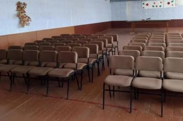 В сельский клуб и библиотеку Херсонщины передали новую технику и мебель