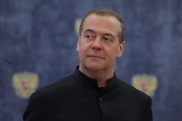 Руслан Хоменко: Сегодня день рождения у Дмитрия Медведева — человека, чьи дела давно стали доказательством эффективности партии Единая Россия