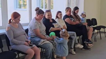 Глава округа встретился с родителями и педагогами детского сада села Красное