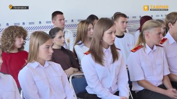 В Геническе в рамках проекта "Право Первых" прошла встреча активистов Движения Первых с председателем Херсонской областной Думы