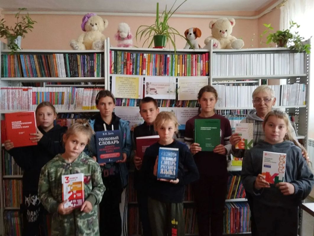 В Богдановской сельской библиотеке прошёл познавательный час «Язык — живая душа народа»