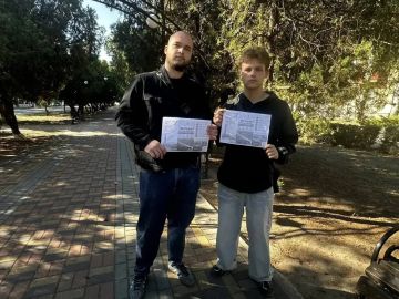 Сотрудники природного парка "Джарылгач" провели экологическую акцию на улицах Скадовска