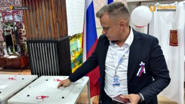 "Выборы проходят без нарушений": наблюдатель Константин Пещеров — о том, как проходит голосование на избирательном участке в Геническе