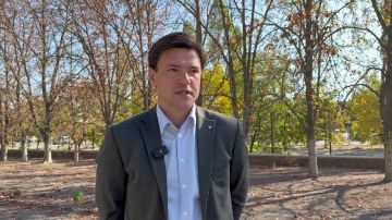 Владислав Ярченко: Вместе с нашей молодежью. Отдал свой голос на выборах депутатов в Государственную Думу Российской Федерации на нашем молодежном избирательном участке Радостно видеть молодые лица, которые осознанно...