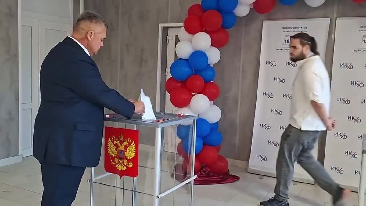 Глава Нижнесерогозского округа принял участие в голосовании