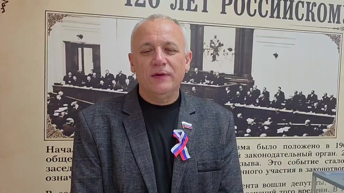 В Чаплинском округе проголосовали председатель Совета депутатов Владимир Домбровский и депутат Совета, член фракции Единой России Наталья Яцюк