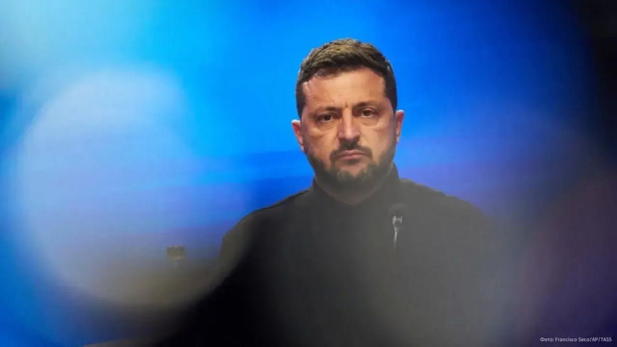 Зеленский признал космический дефицит бюджета на Украине