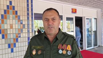 Гражданский долг и верность принципам: в Каланчаке проголосовал ветеран СВО, член Единой России Виталий Типтев