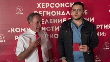 Ряды херсонских коммунистов продолжают расти!