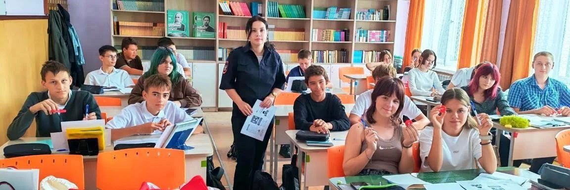 В Херсонской области транспортные полицейские провели акцию «Безопасный Интернет»