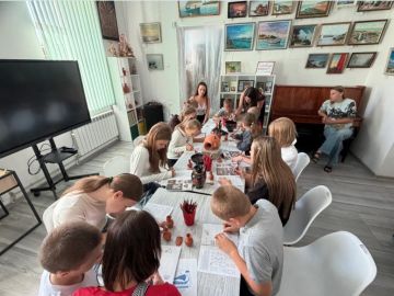 В Геническом музее провели мастер?класс по росписи керамики для детей защитников Херсонщины