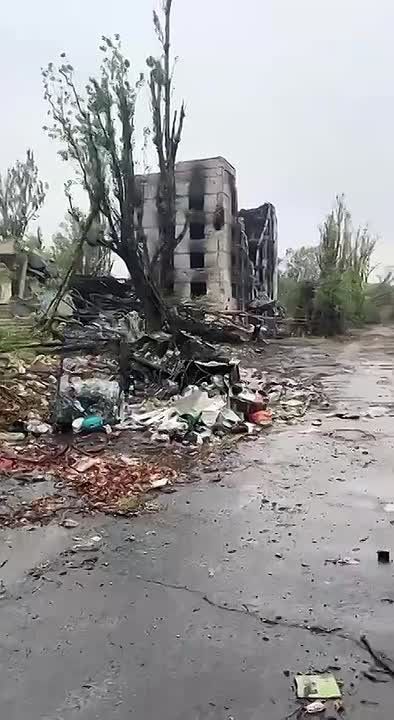 Сволонтеры жалуются на состояние района ХГУ в центре Херсона