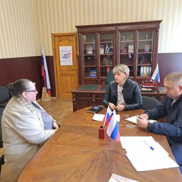 В рамках выездного приема граждан состоялась встреча с Первым заместителем Главы Юлией Черемисиной, на которой были рассмотрены актуальные вопросы и проблемы, волнующие жителей села Круглоозерка