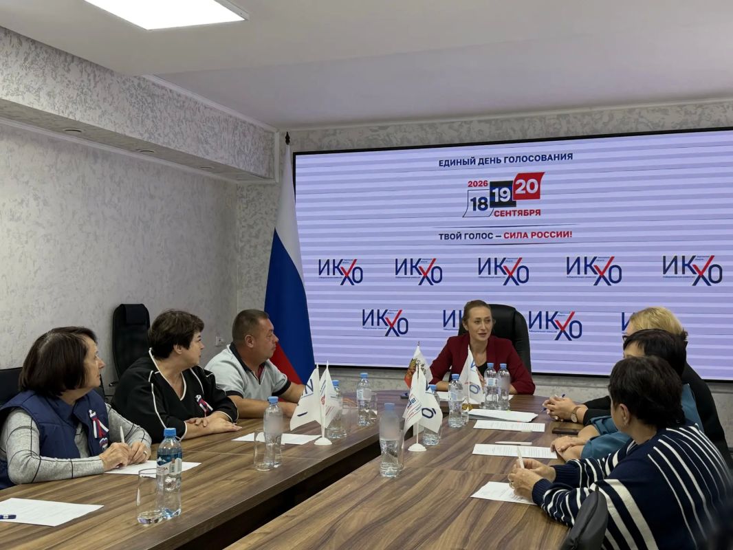 Елене Дмитрук вручено удостоверение избранного депутата Госдумы