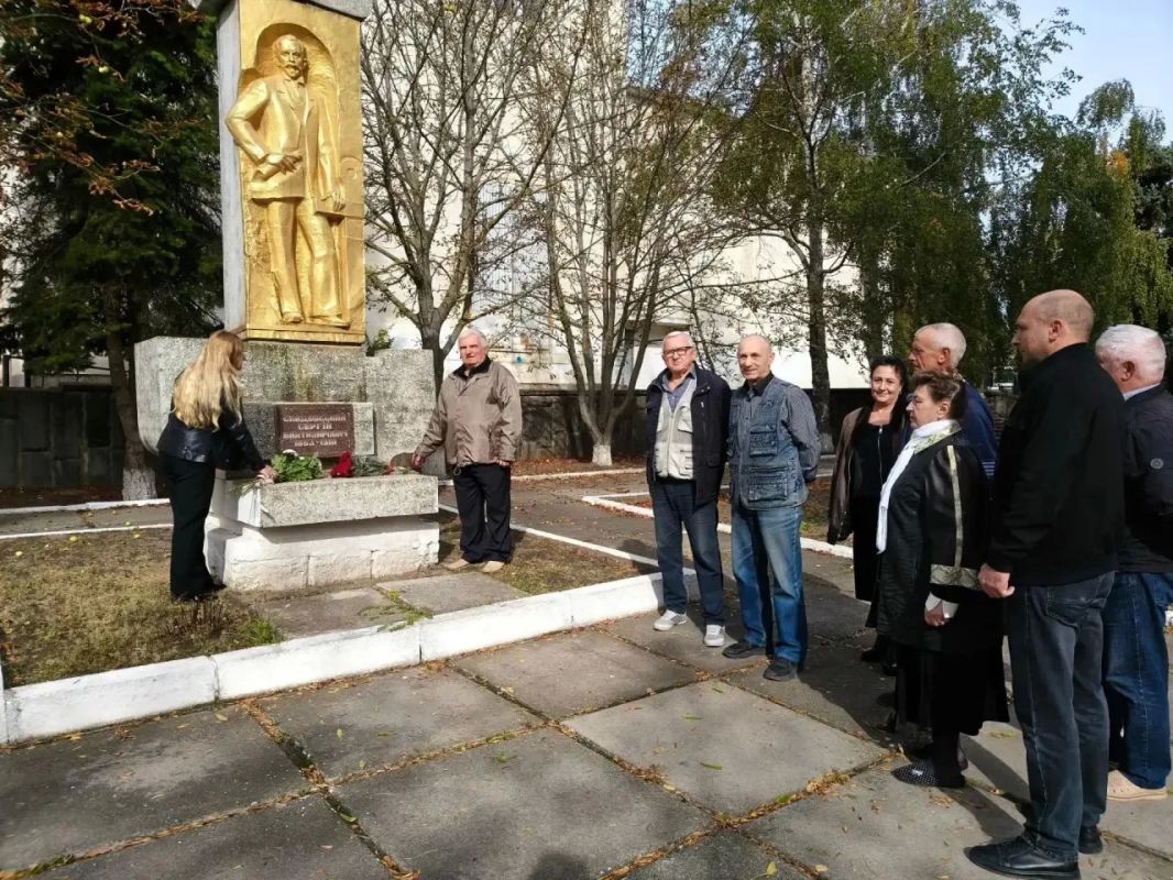 Память и искусство: в Скадовске отметили День города