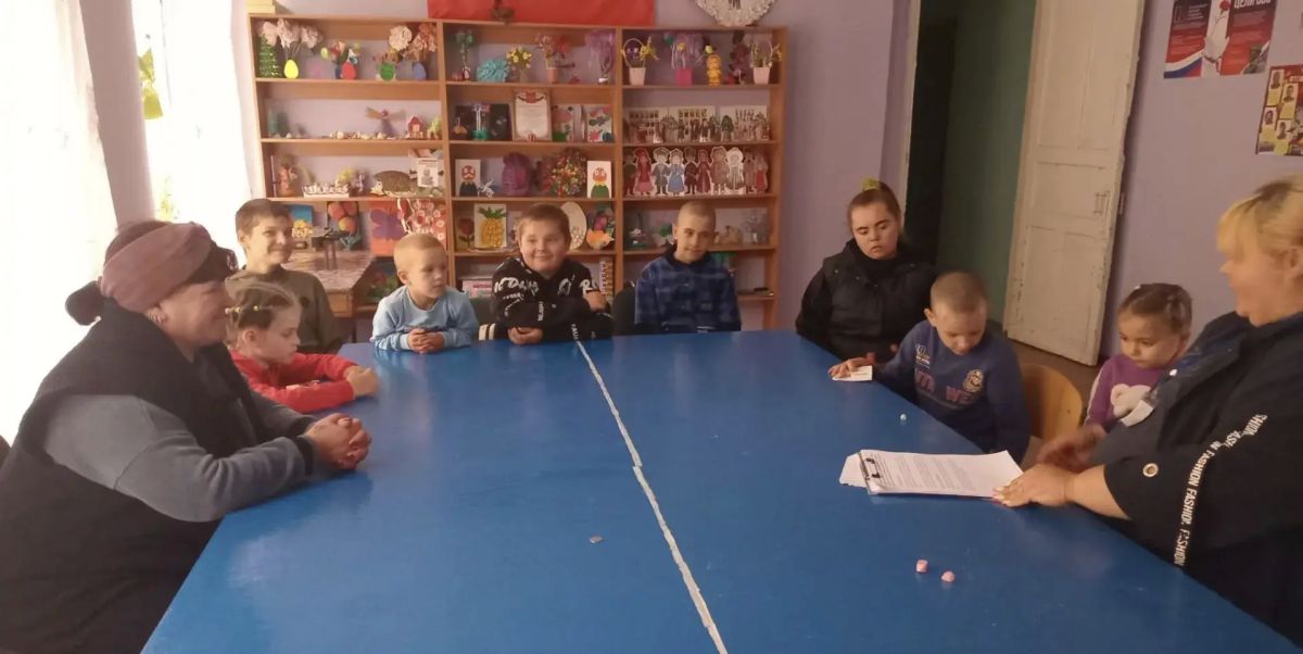 В Дудчинском сельском Доме культуры прошла беседа с детьми по профилактике деструктивного поведения несовершеннолетних на темы: «Сквернословие и здоровье», «Агрессия и стресс»