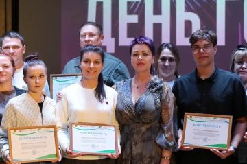 25 сентября в Центре культуры и досуга Геническа прошёл концерт к 242-летию города
