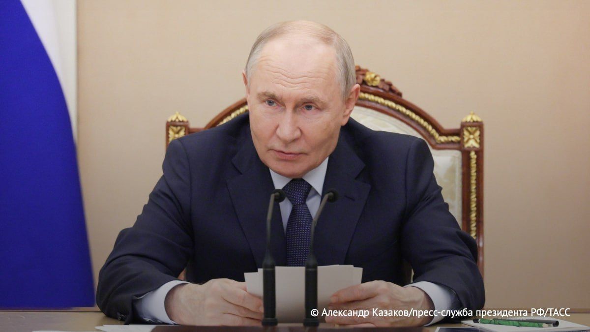 Путин ограничил доступ к ряду информации в сфере ТЭК, следует из указа
