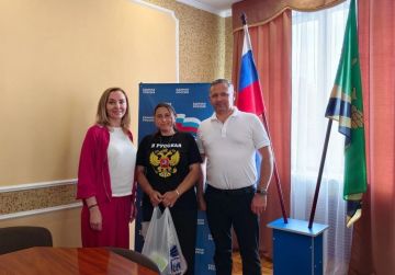 Ольга Осипенко: Совместно с председателем Совета депутатов Новотроицкого округа Алексеем Козубским провели рабочую встречу с жительницей муниципалитета Еленой Ивановной
