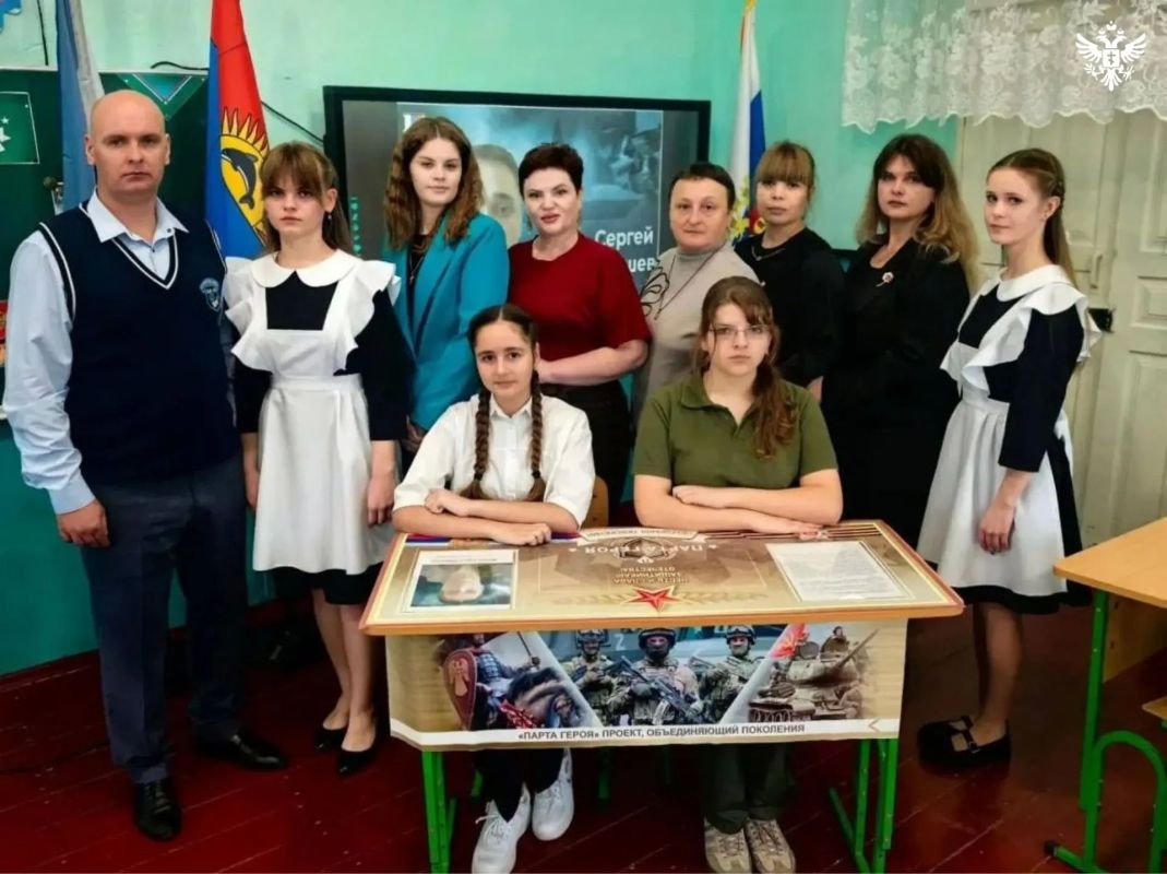 В школе Херсонской области открыли новую «Парту Героя»