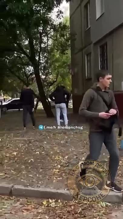 Кременчуг. Все чаще люди собираются, чтобы помочь отстоять кого-то от ТЦК