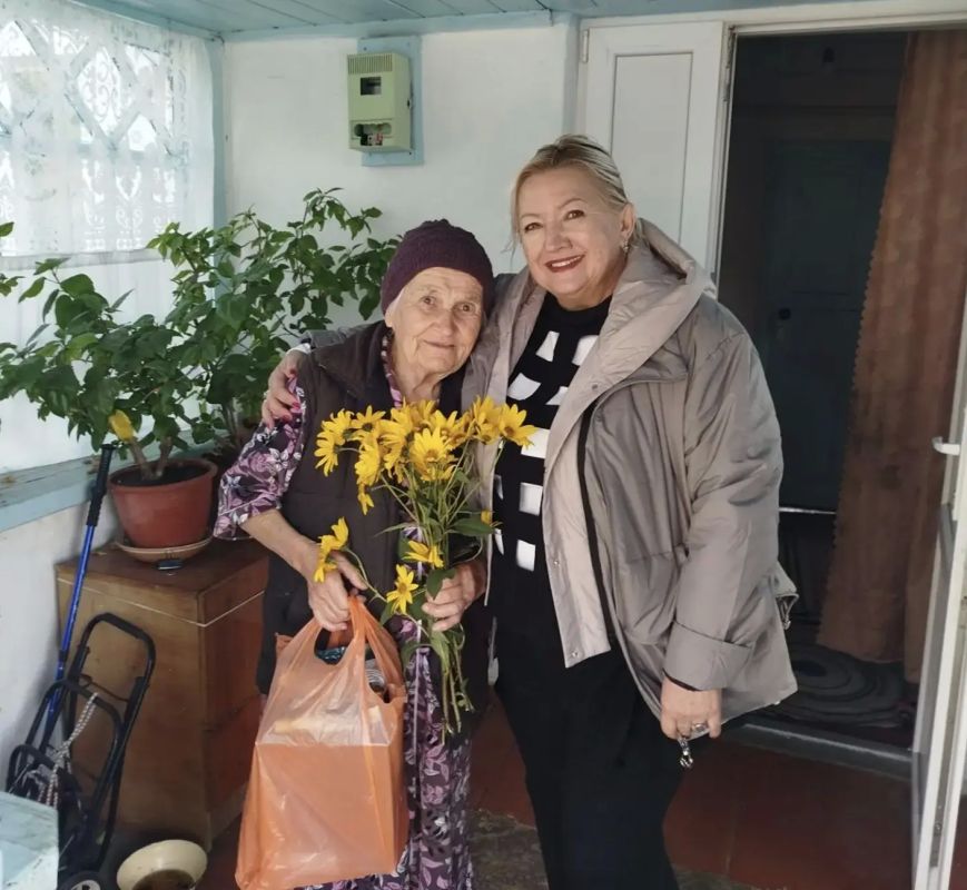Активисты ТОС «Роза» из села Фёдоровка провели поздравительную акцию, посвящённую Дню пожилого человека