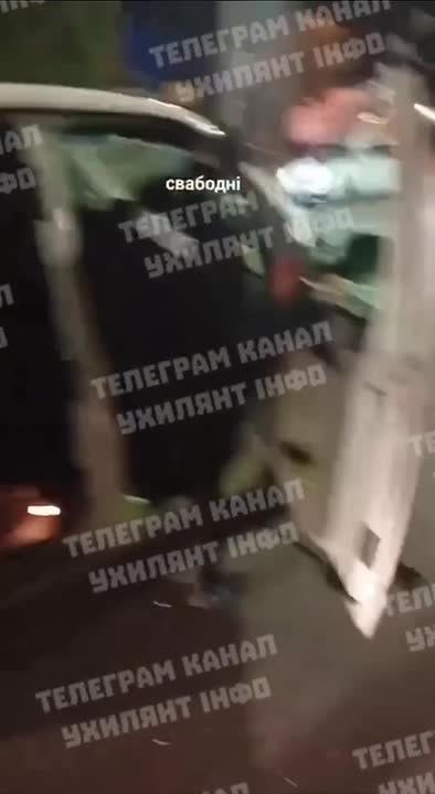 В Киеве прохожие отбили парня у людоловов и полицейских