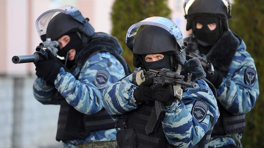 Владимир Сальдо поздравил бойцов ОМОН с профессиональным праздником