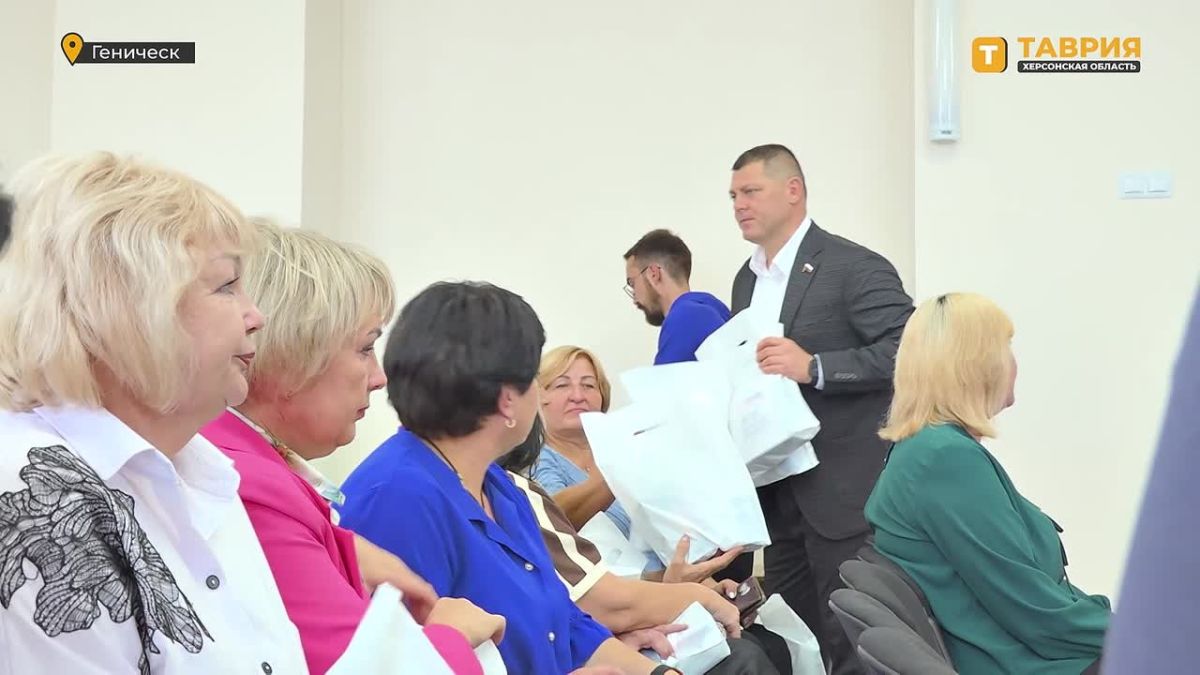 "Единая Россия" поздравила педагогов Генической санаторной школы-интерната с Днем учителя