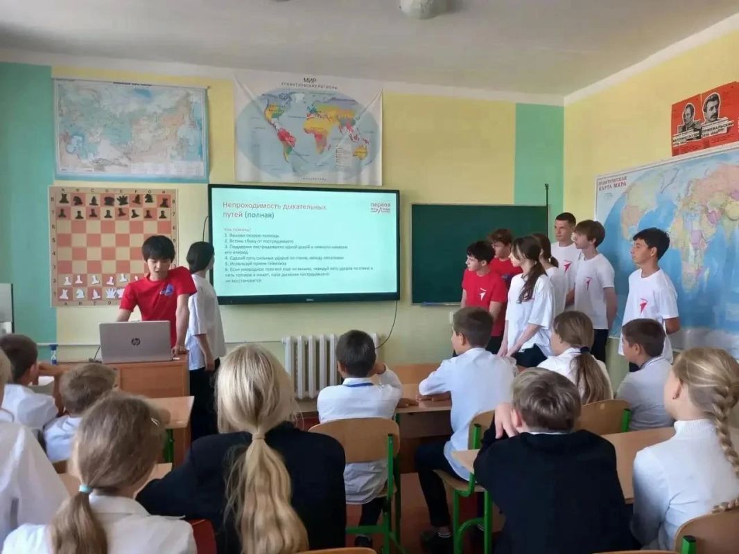 Первые Приморской школы провели мастер-класс по оказанию первой помощи