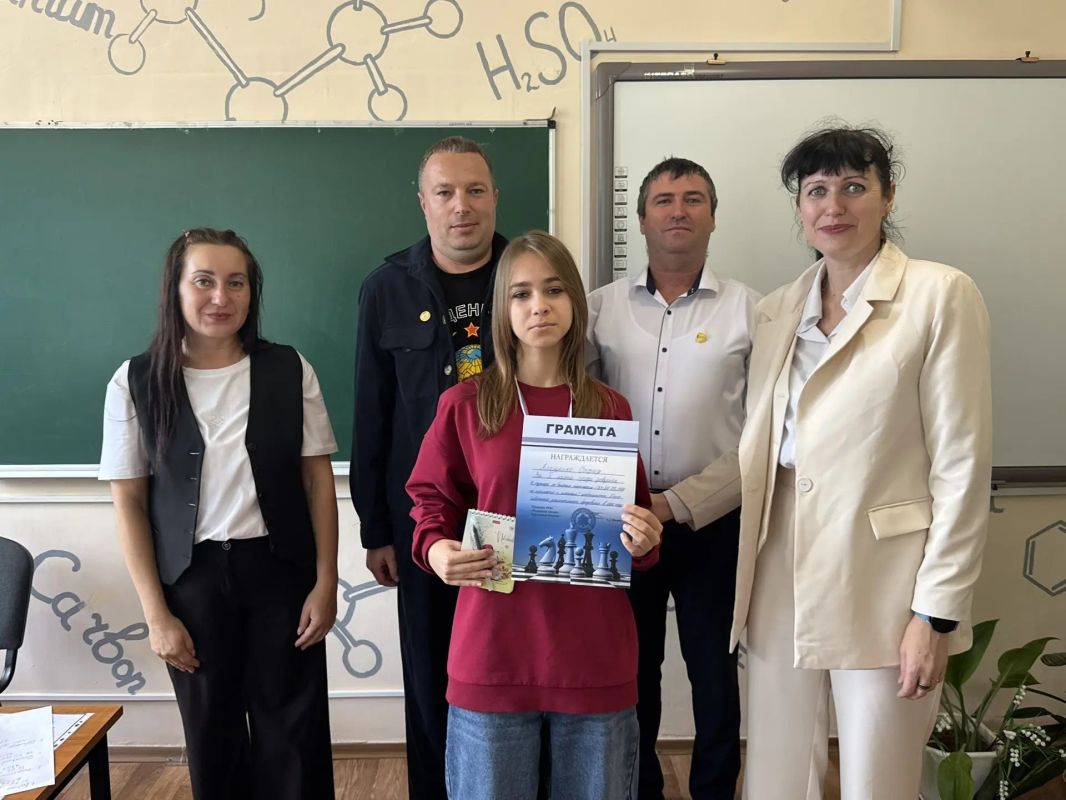 Девять туров, двадцать четыре школьника — кто оказался сильнее всех?