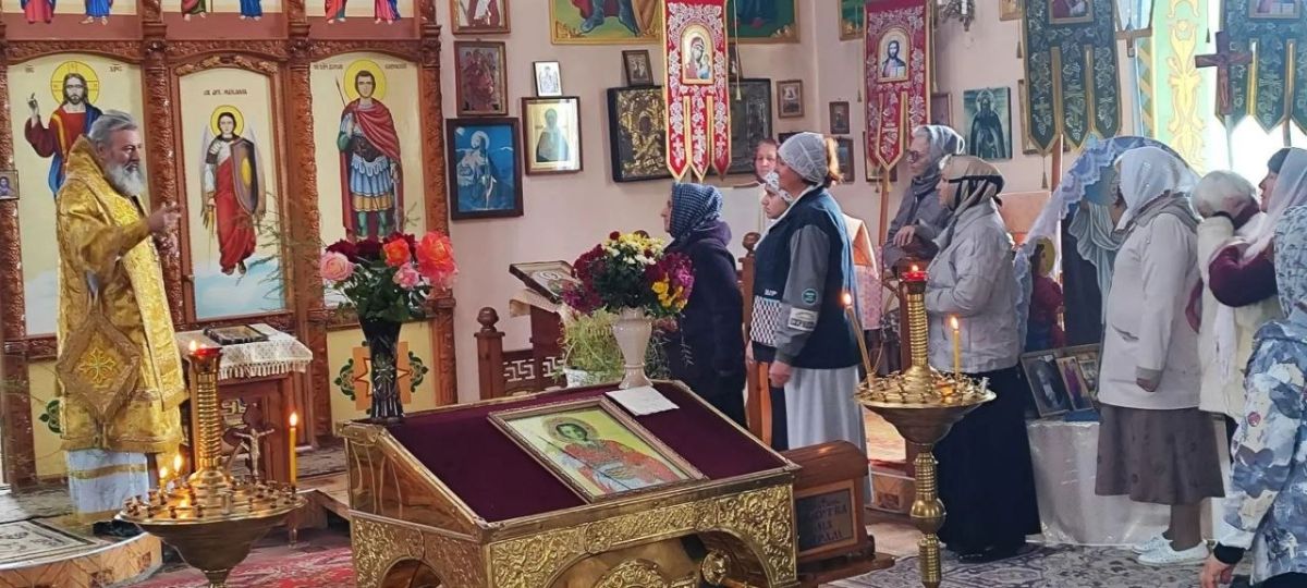 Епископ Иосиф провёл богослужения в Скадовске и селе Красное