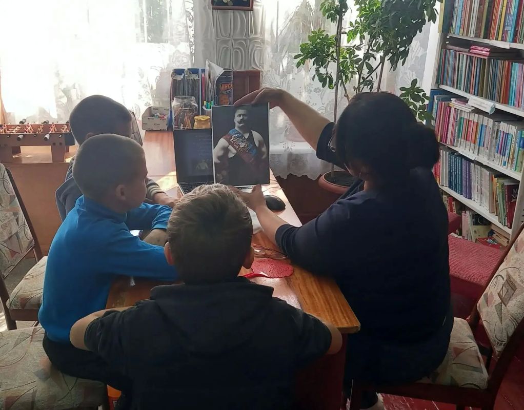 В Раздольненской библиотеке прошёл спортивный досуг «Чемпион чемпионов», посвящённый 155-летию со дня рождения Ивана Максимовича Поддубного