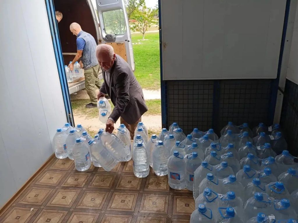 В Ульяновку доставили 600 литров воды из-за перебоев с водоснабжением