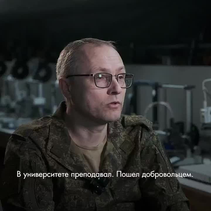 У инженера ТЭЧ Андрея Марасинского — восемь лет преподавательского стажа, в том числе шесть лет в политехе, где он писал диссертацию