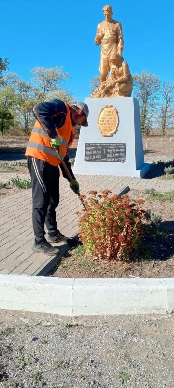 Осенняя уборка и благоустройство: работа Горжилстроя в Геническом округе