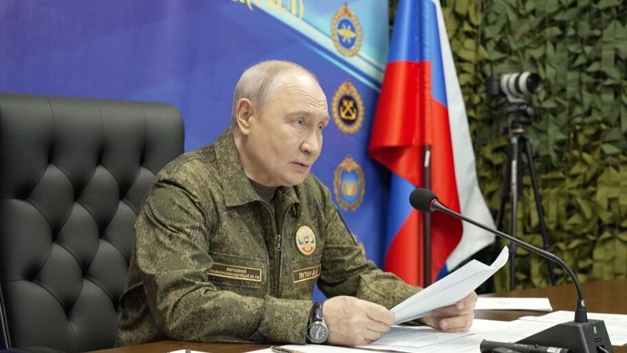 Путин поручил повысить защищенность гражданских объектов от атак ВСУ