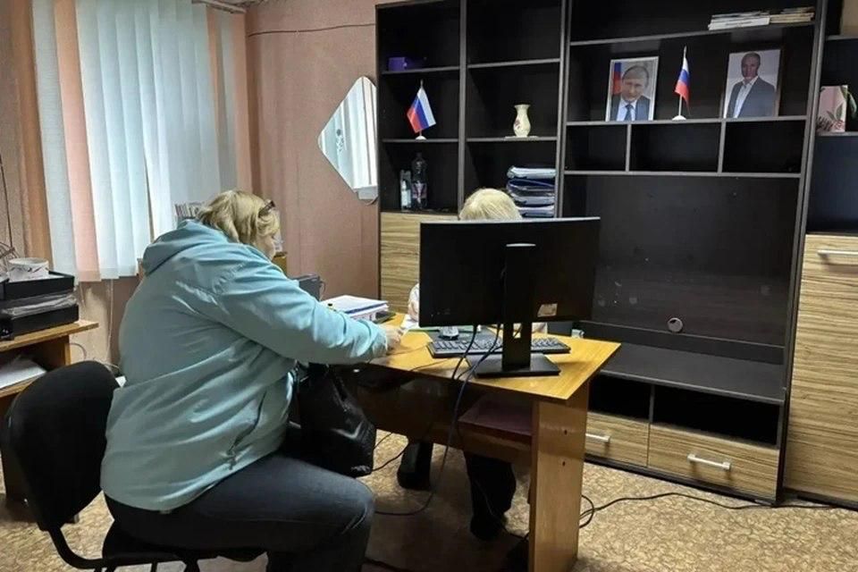 В Новой Каховке семью организованно эвакуировали в пункт временного размещения