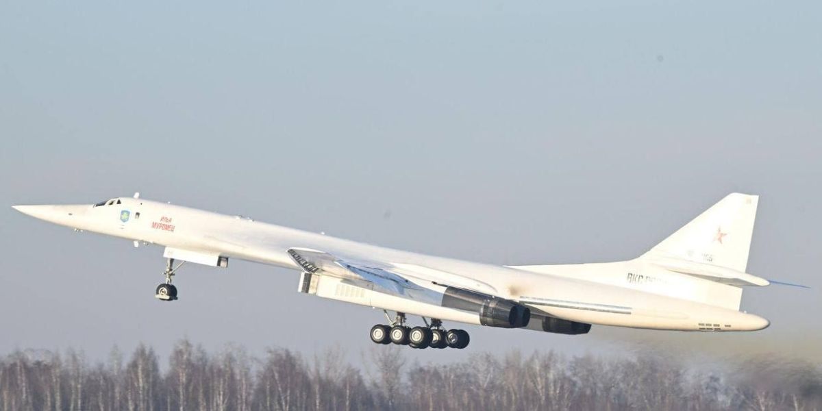 ИноСМИ вещают. «Белый лебедь» не знает равных: обновленный Ту-160 бьет мировые рекорды Российский стратегический ракетоносец Ту-160М превосходит все мировые аналоги в классе сверхзвуковых бомбардировщиков, пишет MWM