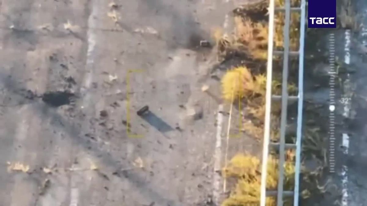 Костромские десантники сопровождают с БПЛА скорую помощь с гуманитарной помощью в Алешки
