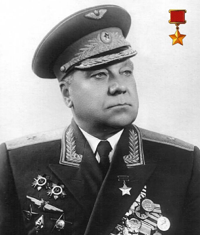 87 лет назад Указом Президиума Верховного Совета СССР была учреждена Золотая Звезда Героя Советского Союза - главная награда Государства