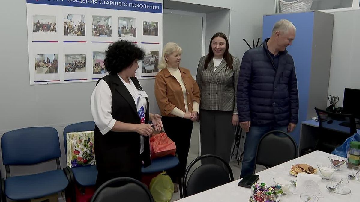 Владимир Сальдо: В Новотроицком проверил, как налажена работа с пожилыми людьми